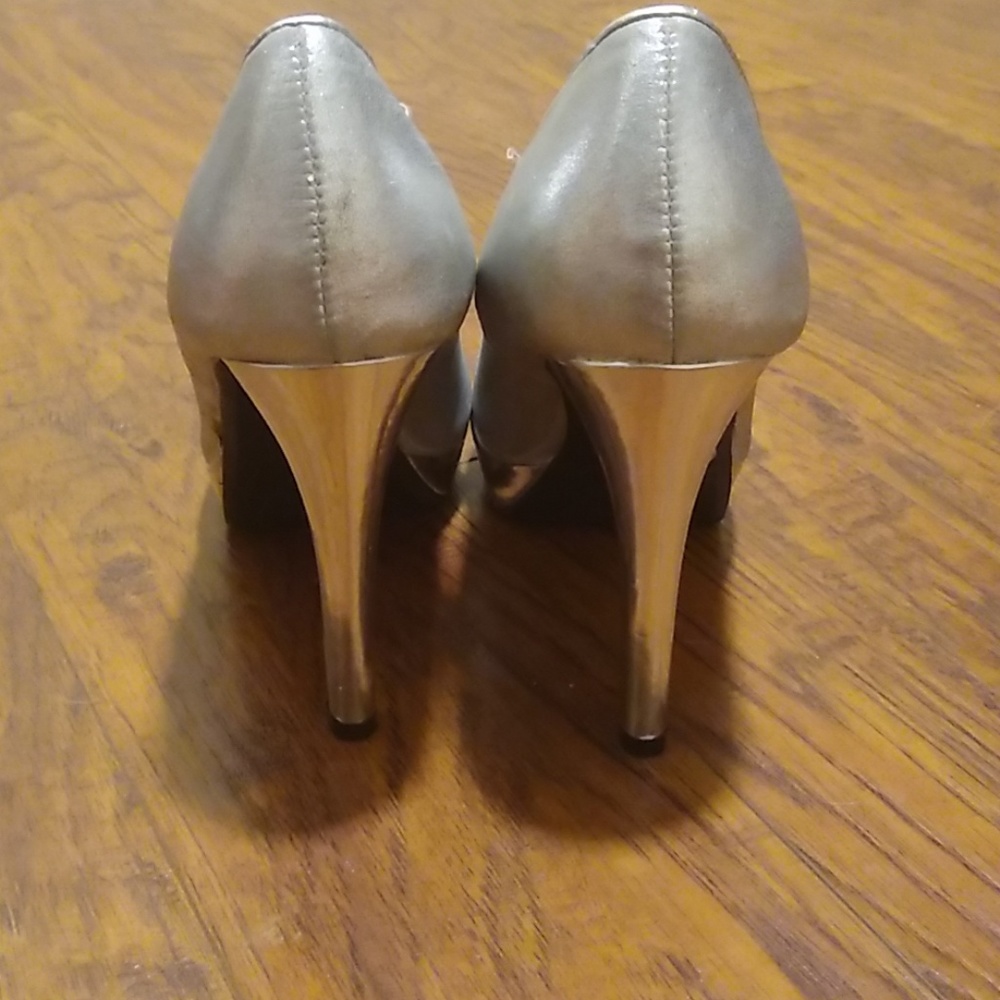 Silver Rampage heels - Picture 3 of 4